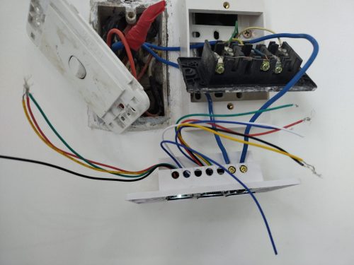 Công tắc wifi tuya